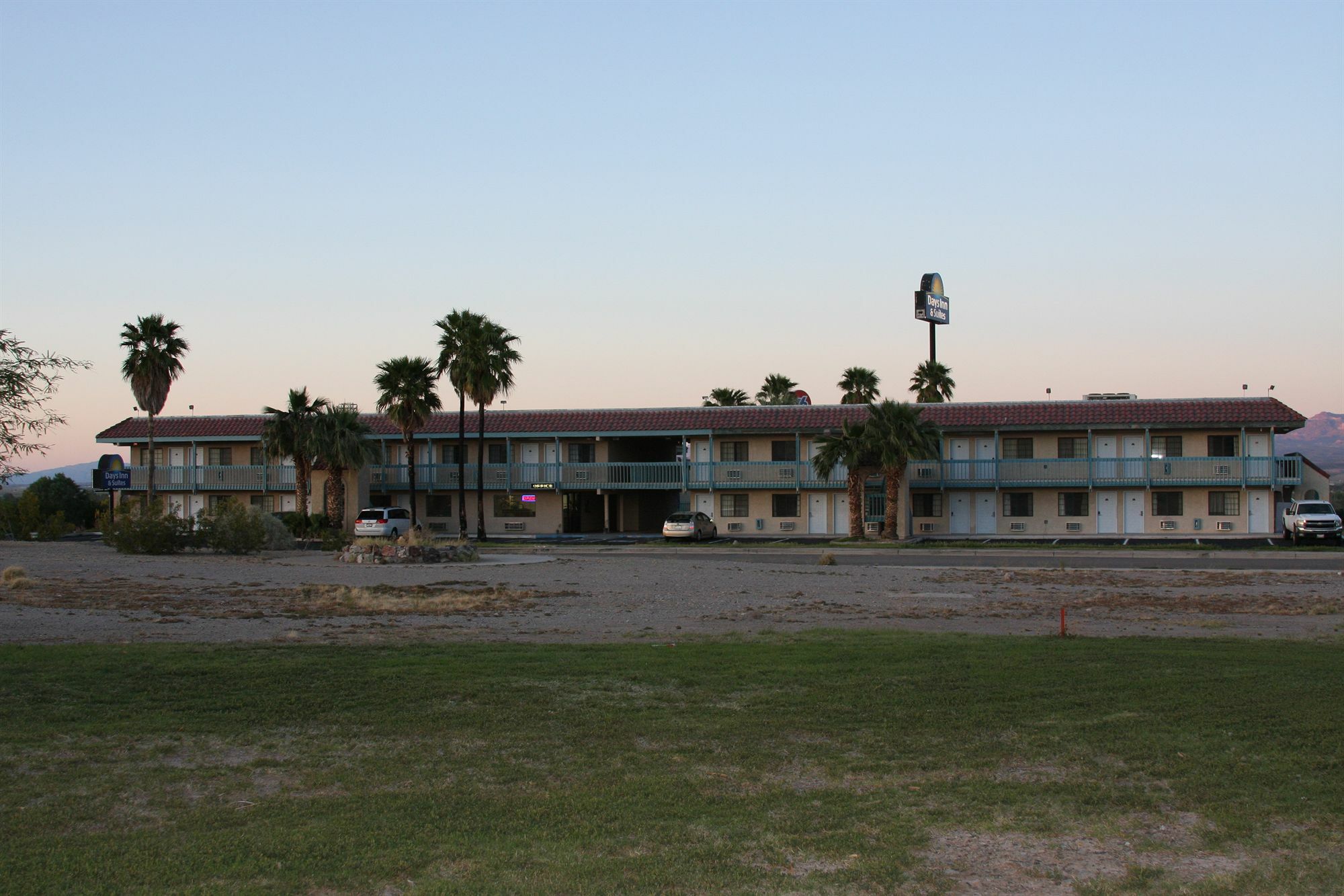 Days Inn & Suites By Wyndham Needles Exterior foto